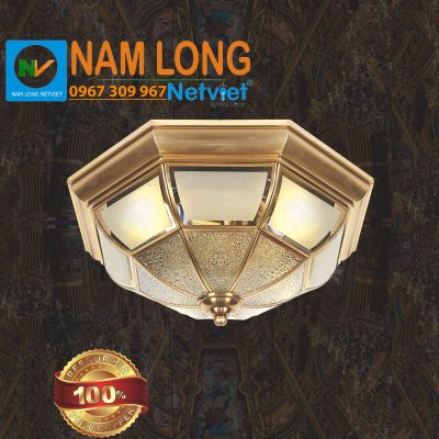 Đèn ốp trần bằng đồng NM002A-B thân đồng thau màu vàng, chụp thủy tinh hình khối cổ điển, sử dụng 3 bóng E27, kích thước Ø380xH170mm NamLong NetViet