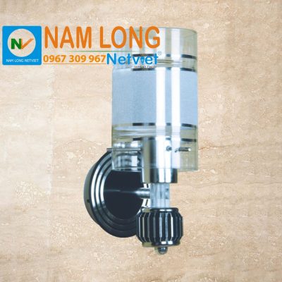 Đèn vách tường NV526/1B chao thủy tinh thân kim loại sáng bóng