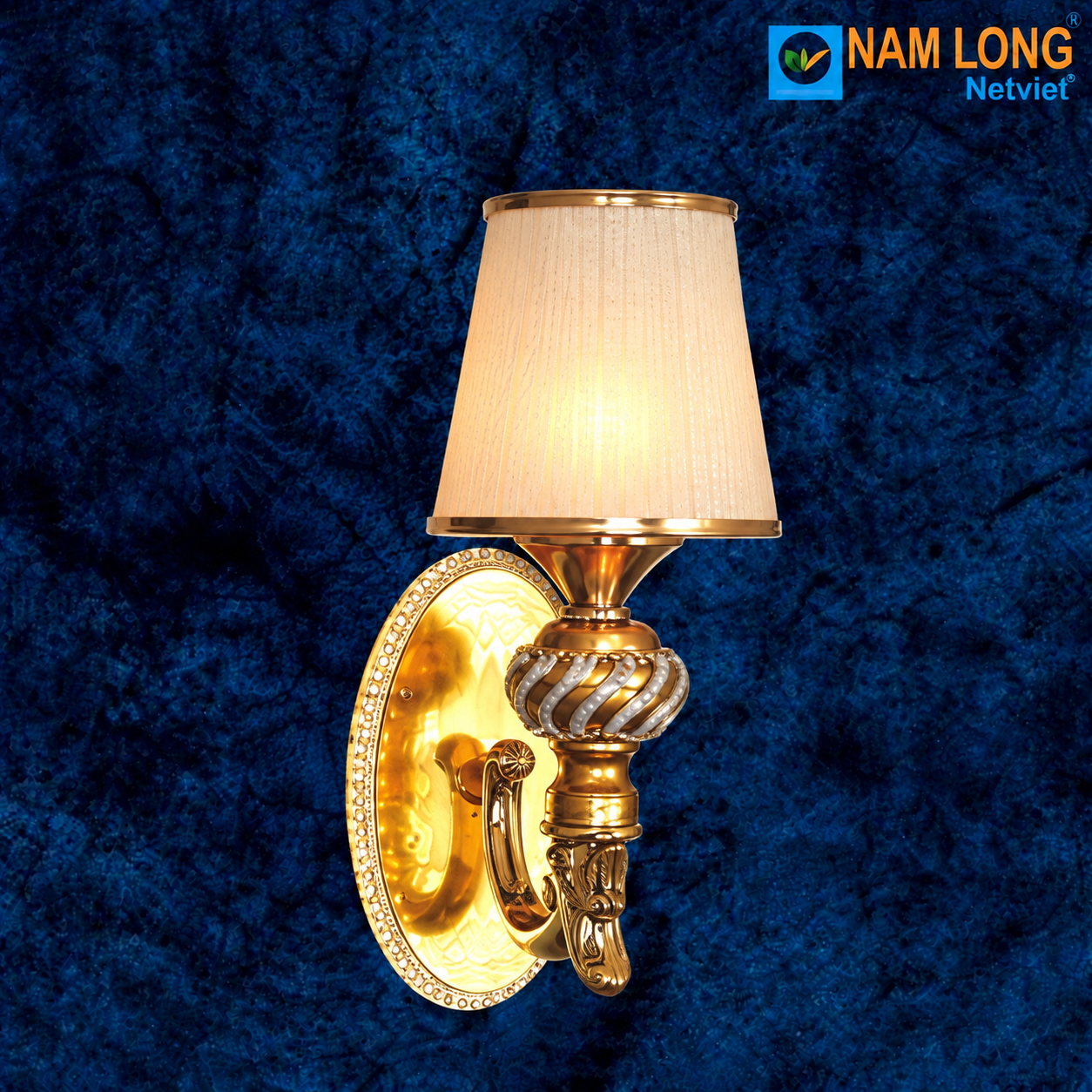 NV6303 Đèn vách tường hiện đại NV6303 thân nhựa đúc họa tiết màu vàng, chao đèn màu sáng NamLong NetViet