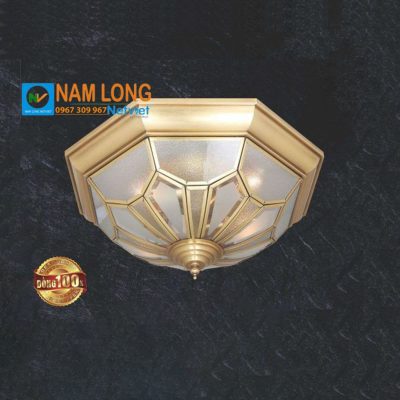 Đèn ốp trần bằng đồng NM007 thân đồng thau, chụp thủy tinh thiết kế hình khối cổ điển, sử dụng 4 bóng E27, kích thước Ø440xH200mm NamLong NetViet